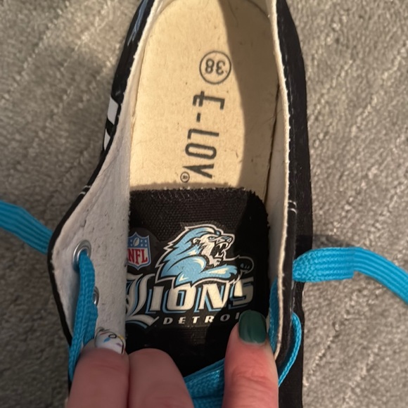 Detroit Lions Black and Blue Lace-Up Sneaker - Picture 4 of 6